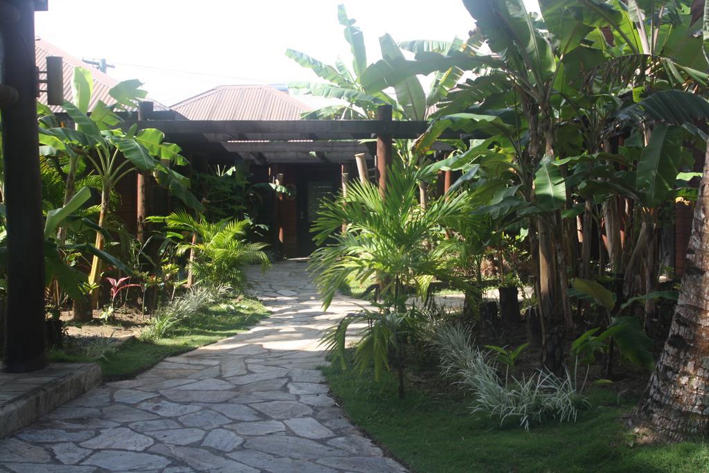 โคโคนัทส์ บีช คลับ รีสอร์ต แอนด์ สปา Hotel Fausaga ภายนอก รูปภาพ